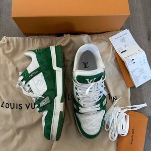 Lv green trainer